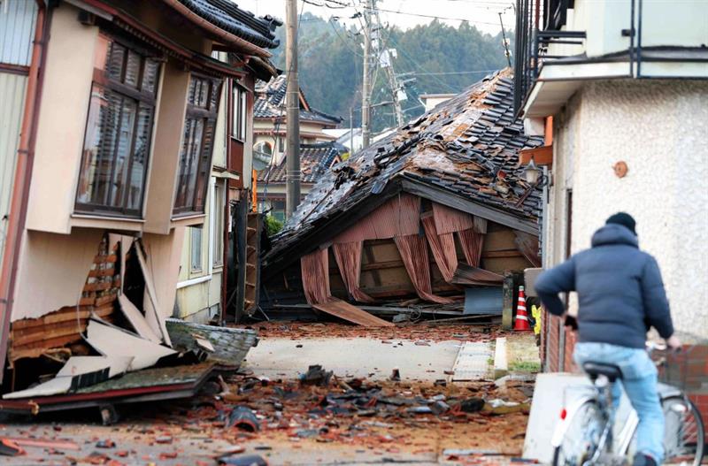 إرتفاع حصيلة ضحايا زلزال اليابان إلى 213 قتيلا
