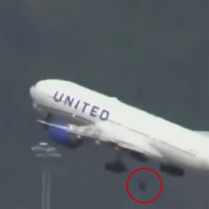 بالفيديو.. إصابة 50 شخصا بسبب عطل فني طارئ في طائرة بوينغ أثناء التحليق
