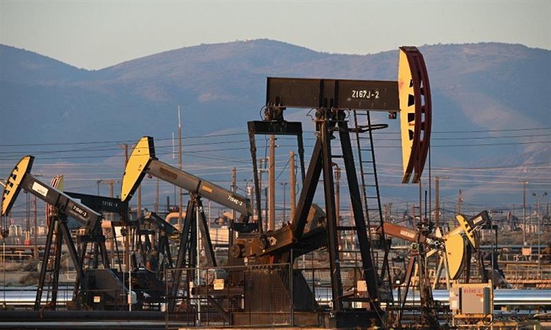 النفط يستعيد مكاسبه في التعاملات الآسيوية