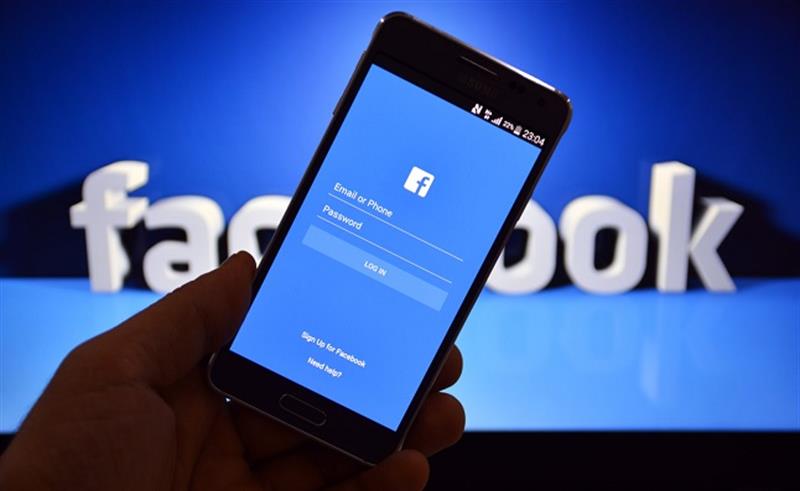 خلل يصيب منصة فيسبوك يسبب بإرسال طلبات صداقة بشكل تلقائي