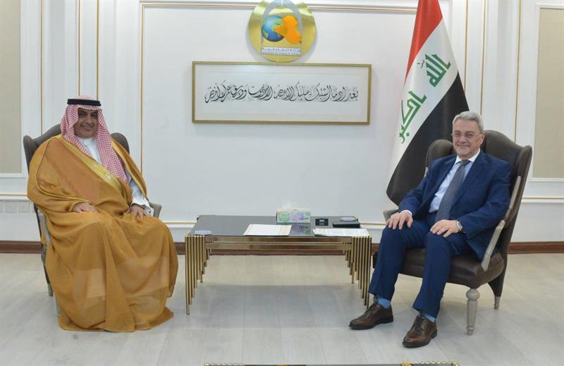 وكيل وزارة الخارجية للعلاقات الثنائية يستقبل السفير السعودي لدى العراق