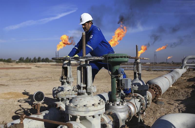 النفط تؤكد على التزامها بتعديلات الإنتاج المتفق عليها في الاجتماع الوزاري لأوبك بلس
