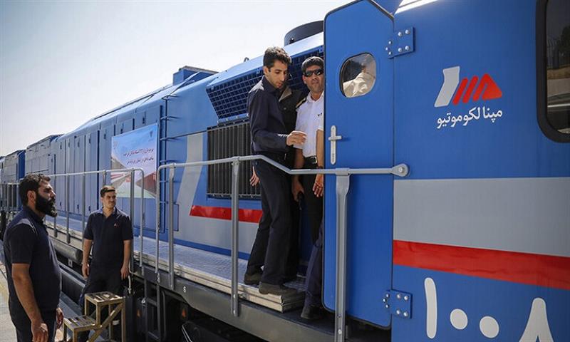 ايران تتوصل الى تفاهم مع العراق لإعادة انطلاق رحلات القطار المركب بين طهران وكربلاء