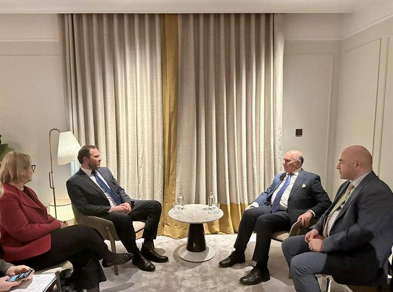 وزير الخارجية العراقي يلتقي نظيره الإستوني لاستعراض القضايا الدولية وتعزيز العلاقات الثنائية