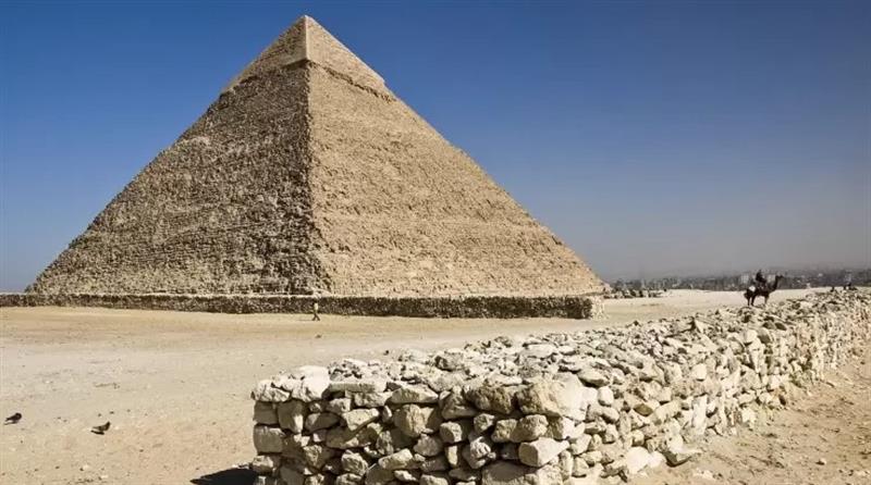 مصر ترد على جدل اكتشاف 