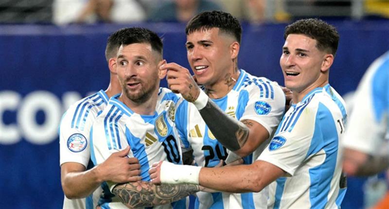  الاتحاد الدولي لكرة القدم يفتح تحقيقا في حادث عنصري للاعبي الأرجنتين