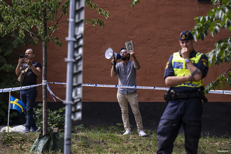 الأول من نوعه منذ 2016.. السويد تتأهب نتيجة تداعيات حرق المصحف
