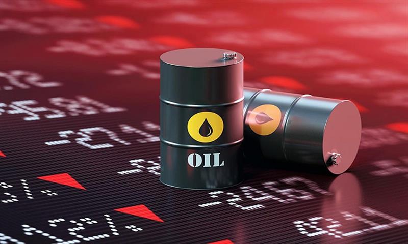 انخفاض اسعار النفط مع تأثر السوق بضعف الطلب