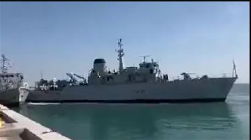 بالفيديو.. اصطدام بحري غريب بين سفينتين حربيتين بريطانيتين في ميناء البحرين
