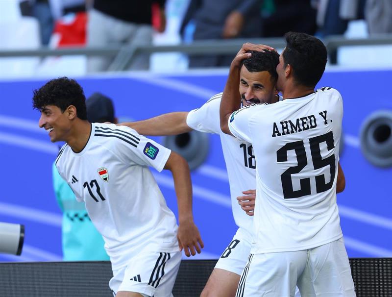 أيمن حسين يفوز بجائزة أفضل لاعب في مباراة العراق واليابان

