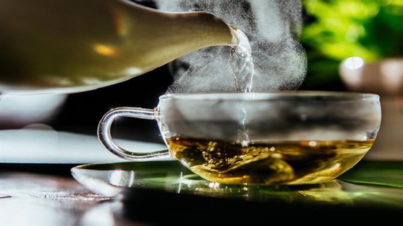 شاي أعشاب شائع يقلل من التوتر والقلق 