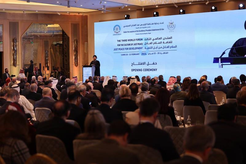 الحكيم يؤكد على توجه العراق نحو الريادة ويشيد بخطوات الحكومة في المنتدى العالمي للثقافة
