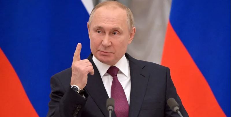 بوتين يعلن اعتراف روسيا  بجمهوريتي 