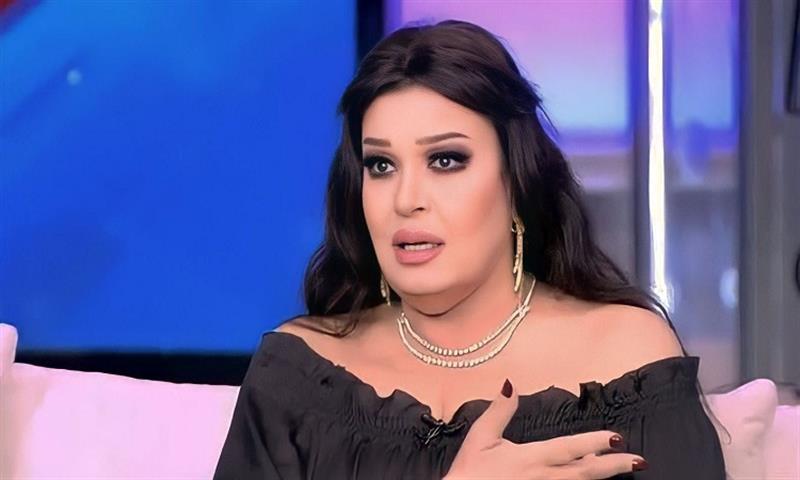 بالفيديو.. فيفي عبدة تثير جدلا واسعا بعد رقصها وهي ترتدي الحجاب