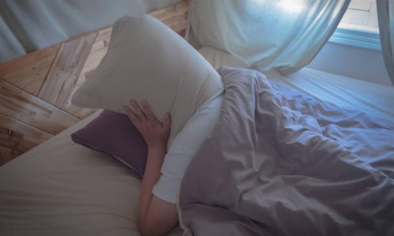 دراسة حديثة: ارتفاع درجات الحرارة يؤثر على عدد ساعات نوم الانسان