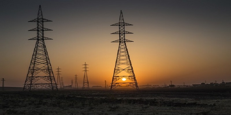 أزمة الكهرباء في العراق: استثمار سياسي مستمر ومعاناة دون حلول
