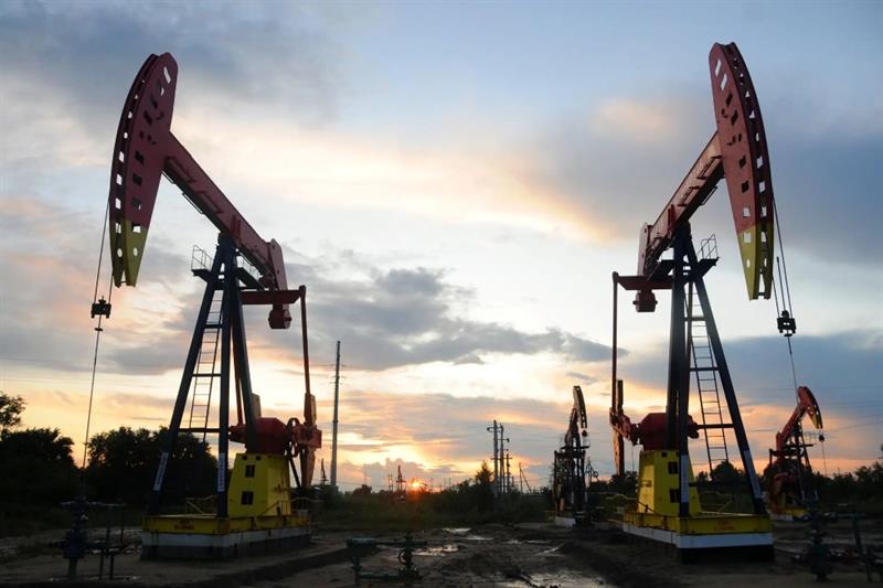 ارتفاع اسعار النفط عالميا بعد تحذير سعودي من انخفاض الانتاج في اوبك