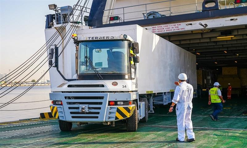 موانئ دبي العالمية تدشن أول خدمة للشحن المباشر للبضائع بين الإمارات والعراق