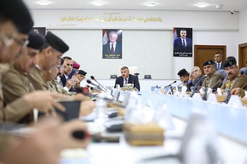 وزير الداخلية يؤكد المضي بمشروع تنظيم الأسلحة وحصرها بيد الدولة