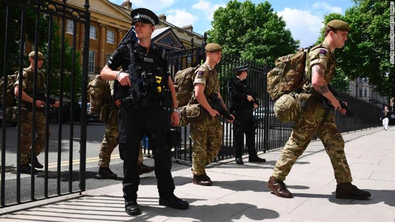 الجيش البريطاني يعلن استعداده الانتشار محل شرطة العاصمة لندن 