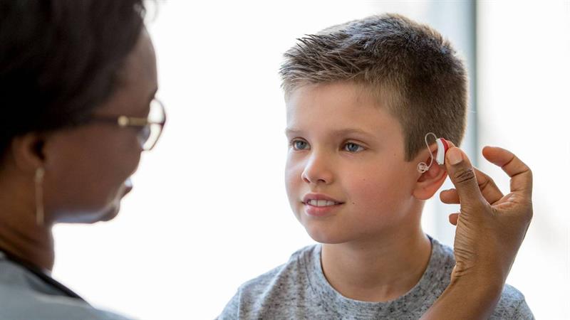 باحثون يعلنون عن نجاح علاج جيني يعيد السمع لأطفال صم بفعالية