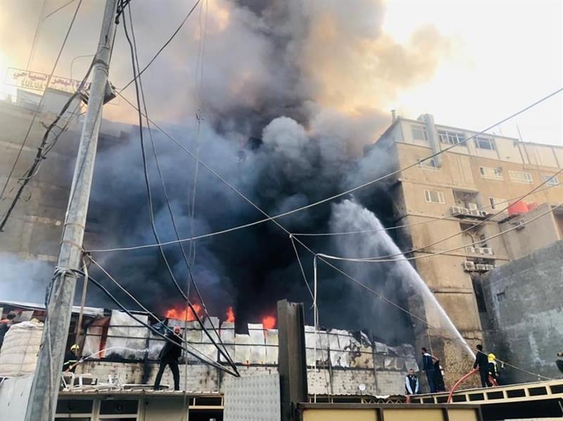 اندلاع حريق كبير في محال تجارية بمحافظة كربلاء