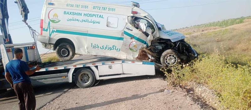 مصرع ثلاثة أشخاص إثر انقلاب سيارة إسعاف على طريق بغداد السليمانية
