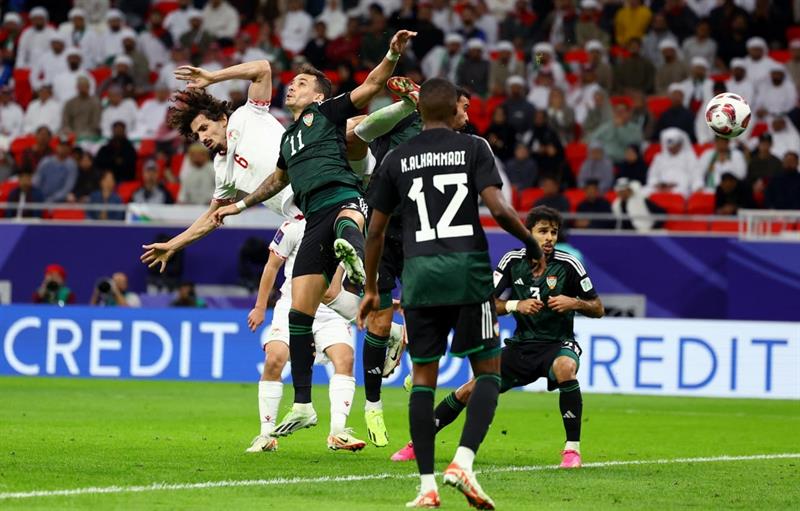 طاجيكستان تهزم الإمارات وتصل لربع نهائي كأس آسيا
