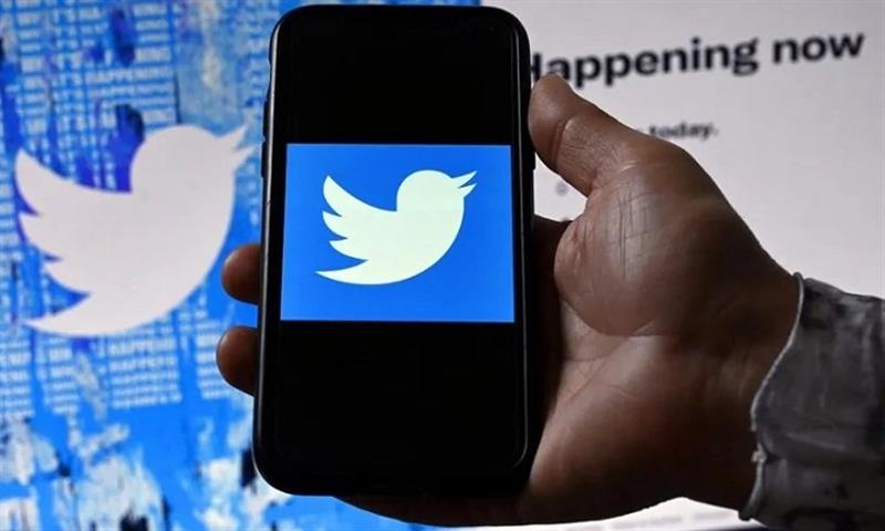 خدمة تويتر تنقطع عن الاف المستخدمين عالميا