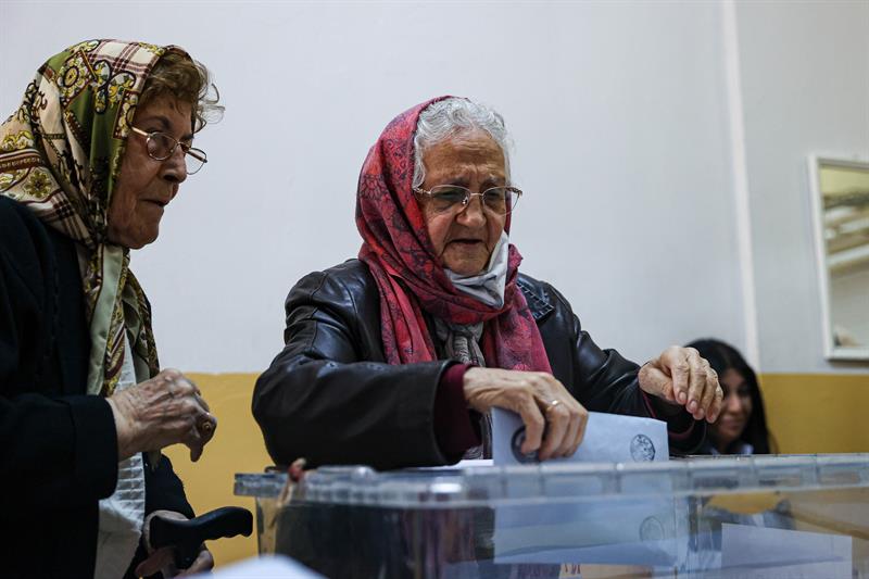 الانتخابات البلدية في تركيا تتركز على صراع بين أردوغان وإمام أوغلو
