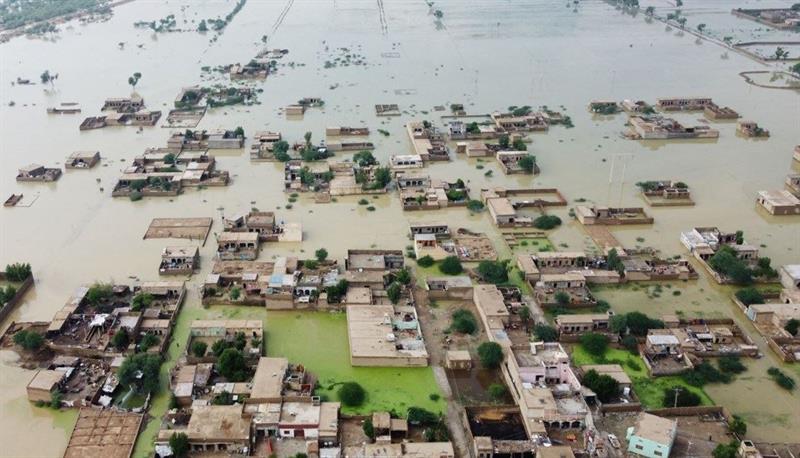 مصرع 143 شخصا جراء العواصف والأمطار الغزيرة في باكستان