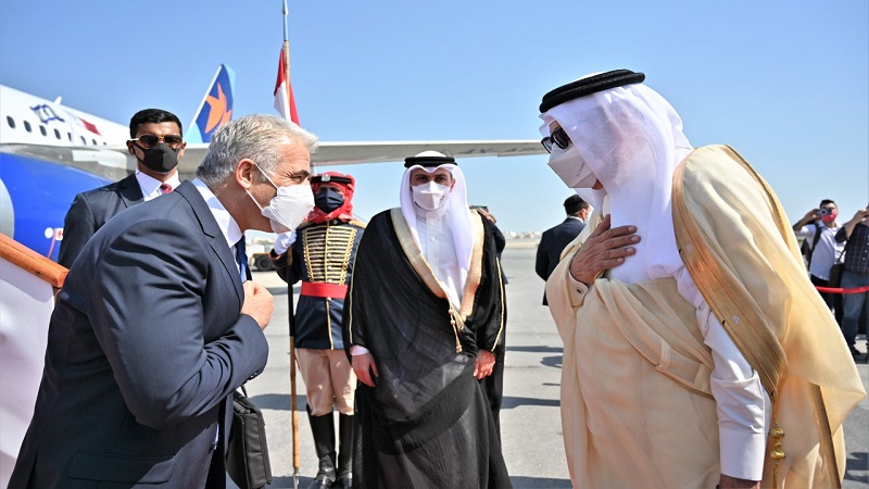 في اول زيارة تاريخية.. وزير الخارجية الإسرائيلي يصل البحرين 
