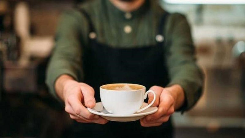 فنجان قهوة بـ700 دولار في بودابست وسائح الماني يثور بوجه صاحب المطعم

