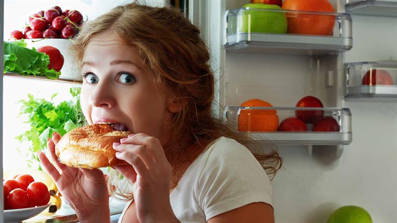 دراسة تكشف سبب شعور البعض الدائم بـ 'الجوع'