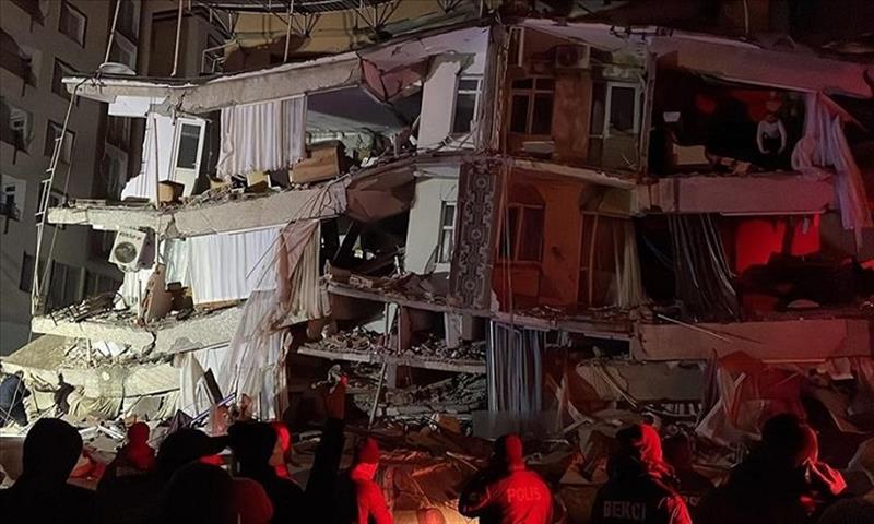 أكثر من 170 قتيلا و770 جريحا في حصيلة اولية للزلزال المدمر في تركيا وسوريا