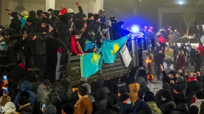 أحداث كازاخستان.. آلاف الاعتقالات وكلمة مرتقبة للرئيس توكاييف
