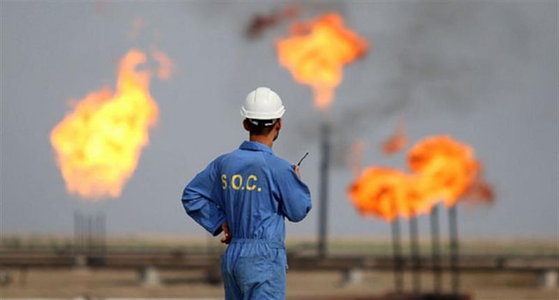 انتقاد يطال الشركات النفطية في البصرة بسبب مخالفتهم للقوانين العراقية