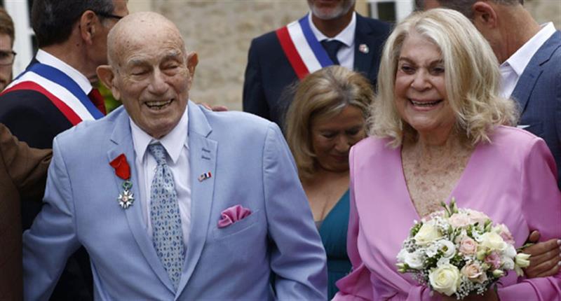 شارك في الحرب العالمية الثانية.. أميركي يتزوج من خطيبته البالغة 96 عاما