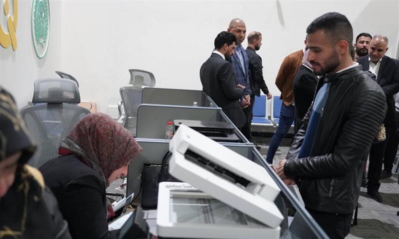 الرافدين يحدد سقف بيع الدولار في منفذ مطار بغداد