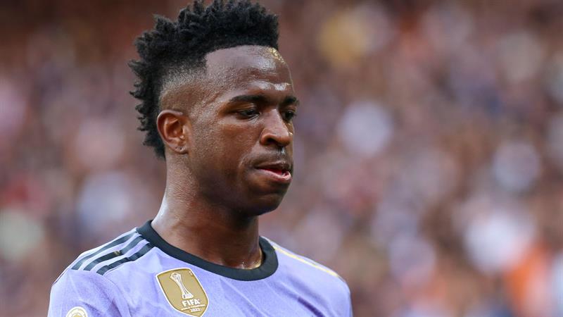 هەردوو یانە گەورەکەی شاری مانچستەر هەوڵی گواستنەوەی ڤینی دەدەن 