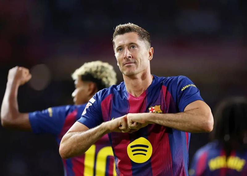 لێڤاندۆڤسکی لە سێ خولی جیاوازەوە داواکراوە