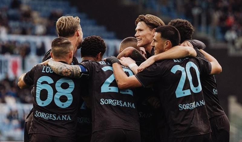 خولی ئیتاڵیا.. ناپۆلی سێ خاڵی گرنگی بەرامبەر لازیۆ بەدەستهێنا

