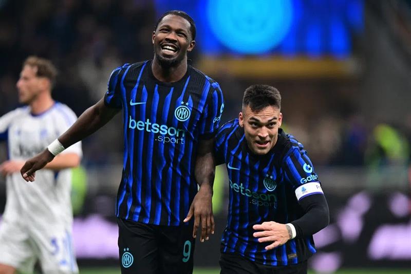 خولی ئیتاڵیا.. ئینتەر بە بردنەوە لە کۆمۆ بە کاتی چووە پێشەنگ