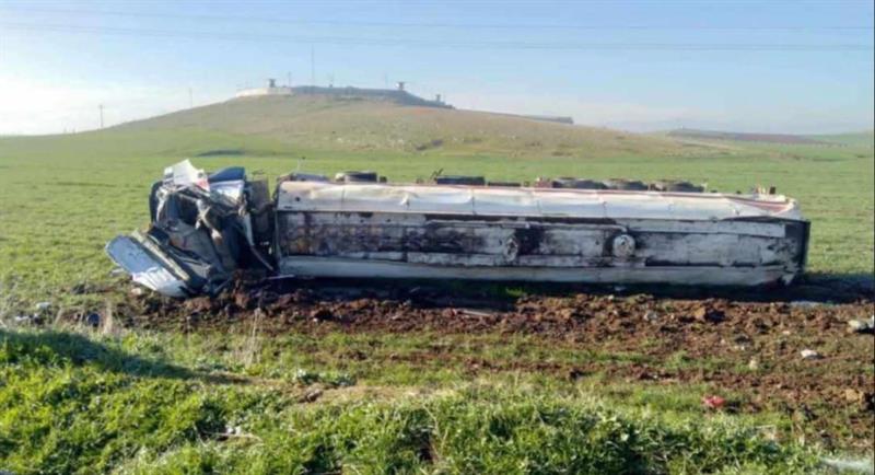 لە ڕێگای سەیدسادق تانکەرێک وەرگەڕا و شۆفێرەکەی گیانی لەدەستدا
