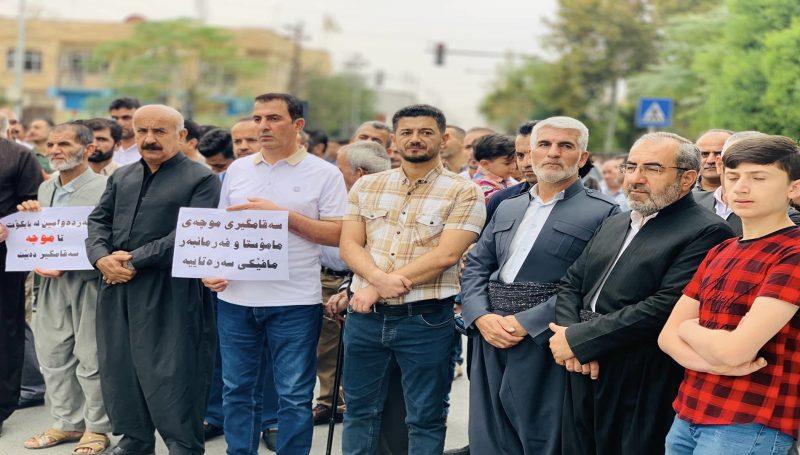 بایکۆت بەردەوامە؛ مامۆستایانی ناڕازی داوای مووچەى مانگانە و پلە بەرزکردنەوە دەکەن


