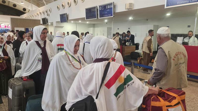 ئەمشەو یەکەم کاروانی حاجیان لە رێی گەشتی ئاسمانییەوە بەڕێکەوتوون

