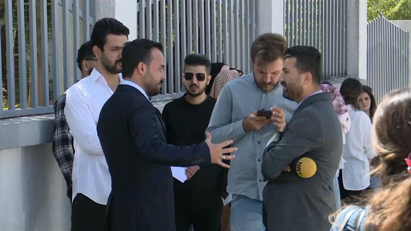 دەرچووانی پزیشکی دانەمەزراو و خۆبەخشەکان دژی دانەمەزرانیان گردبوونەوە