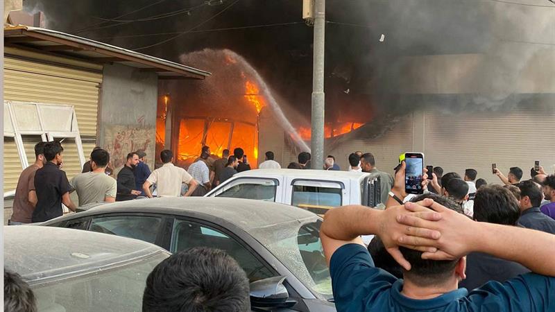 ئاگرێکی گەورە لە کۆگایەکی کەلار کەوتەوە