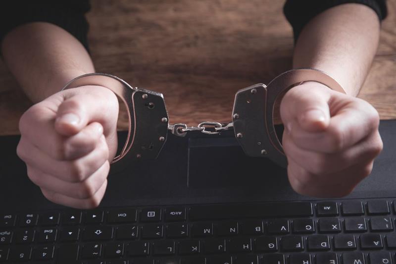 کەسێک بە تۆمەتی هەڕەشەکردنی بڵاوکردنەوەی وێنە دەستگیرکرا