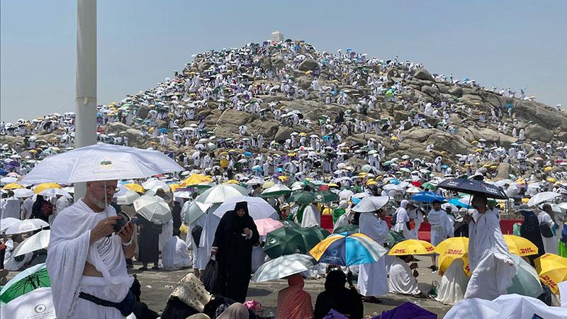 حاجیان وەستان لە عەرەفە و موزدەلیفەیان تەواوکرد و سبەینێ دەچنە سەفا و مەروا
